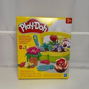 Play-Doh Blooming Flowers Set - Multicolor
